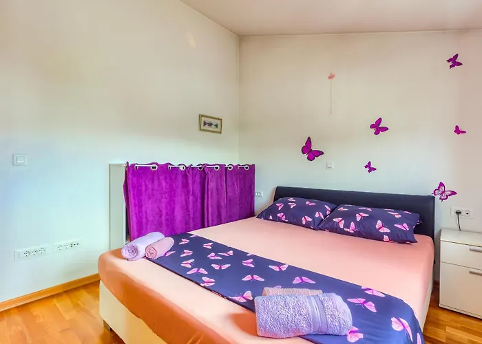 Apartments Zara זאדאר