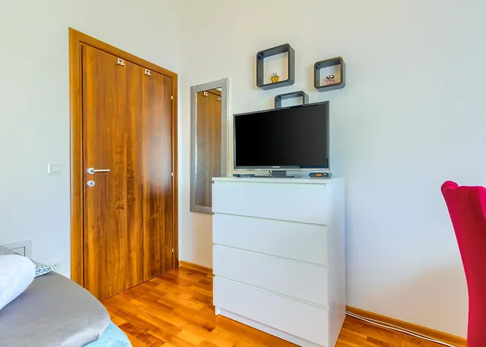 Apartments Zara דירה