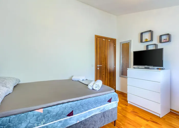 Apartments Zara זאדאר